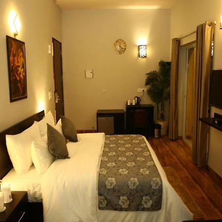 Anandam Clarks Inn Suites Vrindāvan Zewnętrze zdjęcie