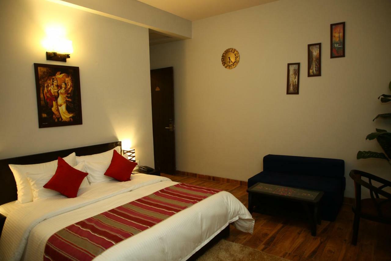 Anandam Clarks Inn Suites Vrindāvan Zewnętrze zdjęcie