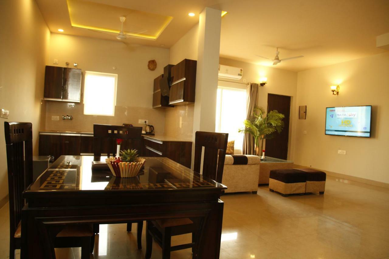 Anandam Clarks Inn Suites Vrindāvan Zewnętrze zdjęcie