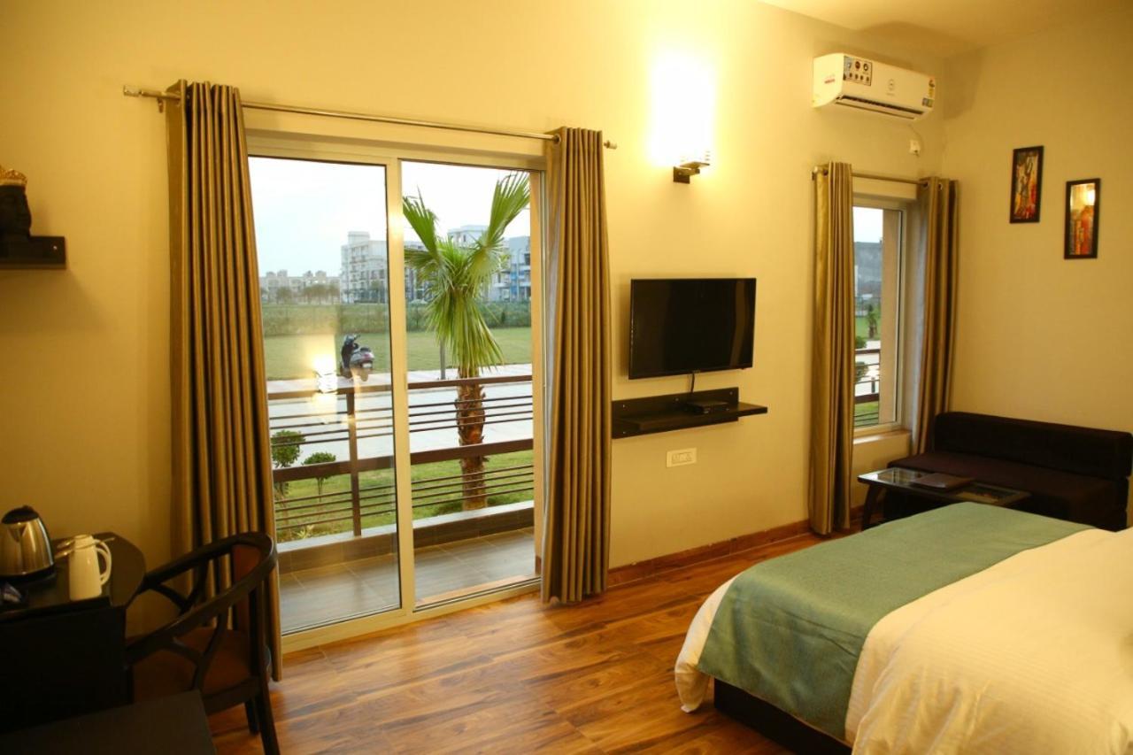 Anandam Clarks Inn Suites Vrindāvan Zewnętrze zdjęcie